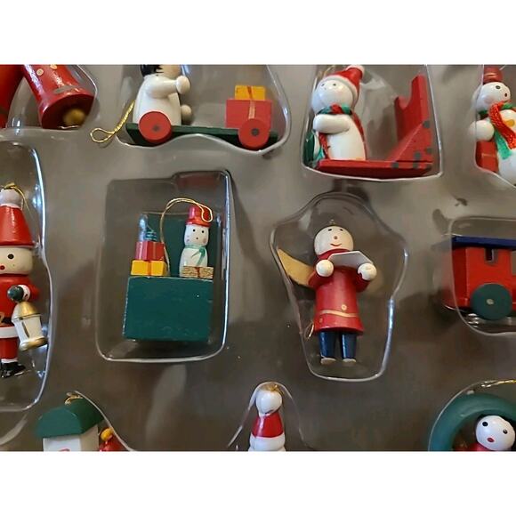 Vintage Joy Brite 24 Piece Mini Wood Christmas Ornaments Hand Painted - Picture 10 of 15